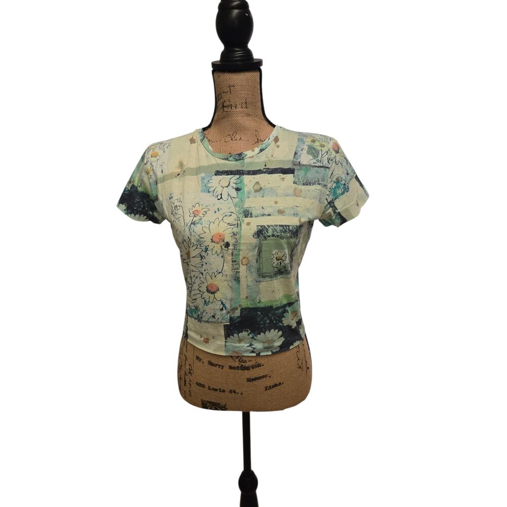 Green floral tee, size large